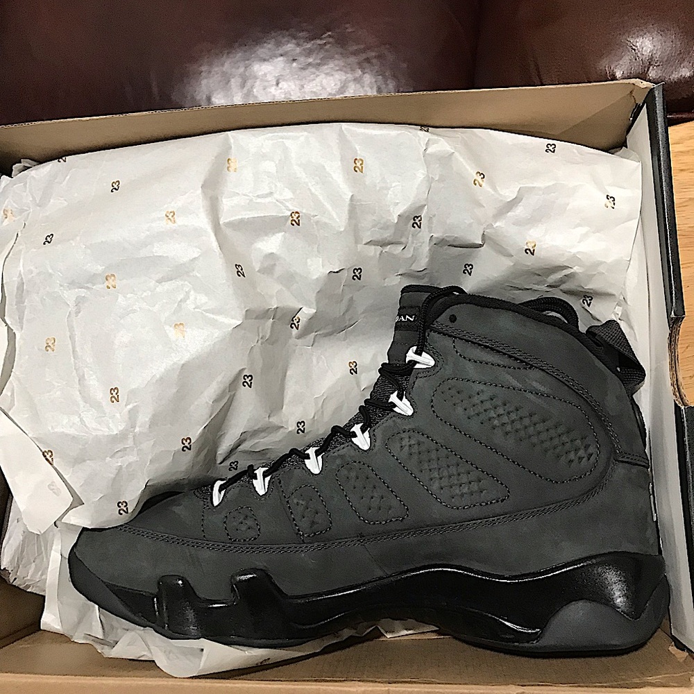 Jordan 9 Anthracite, Mens size 11, black suede material.